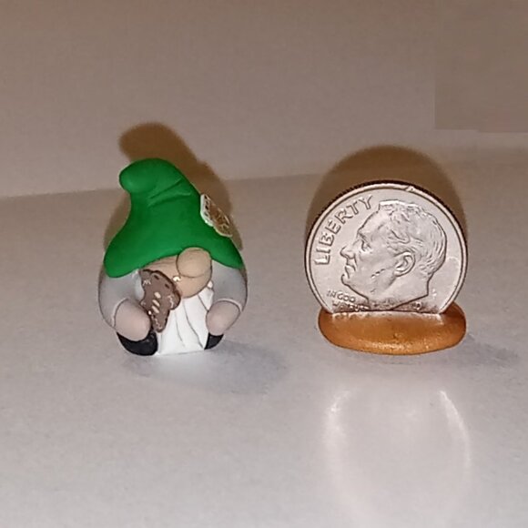 🎯 10 for $10 / Tiny Gnome with Gingerbread Figure - Picture 2 of 3